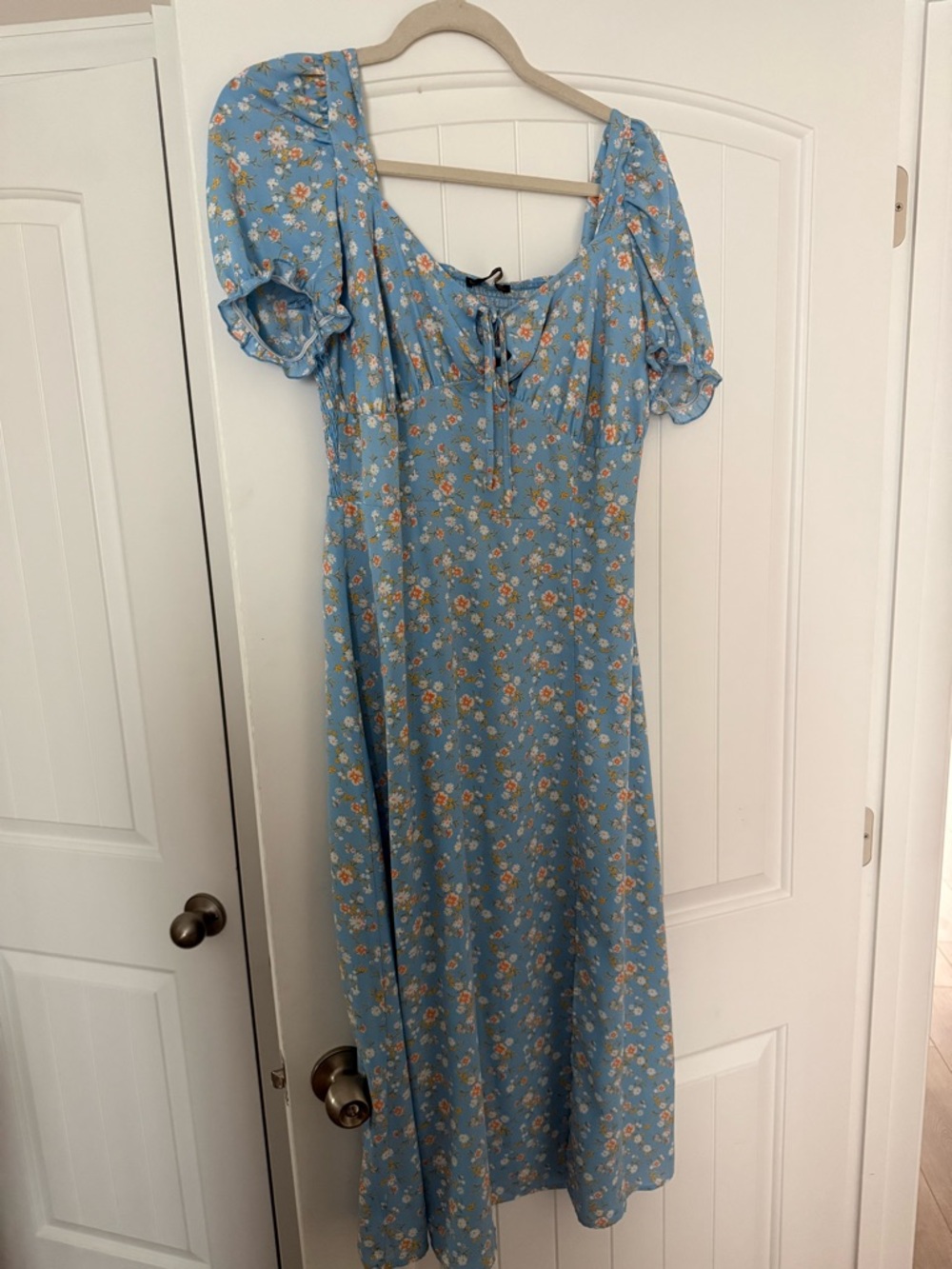 New Blue Floral Puff-Sleeve Midi Dress